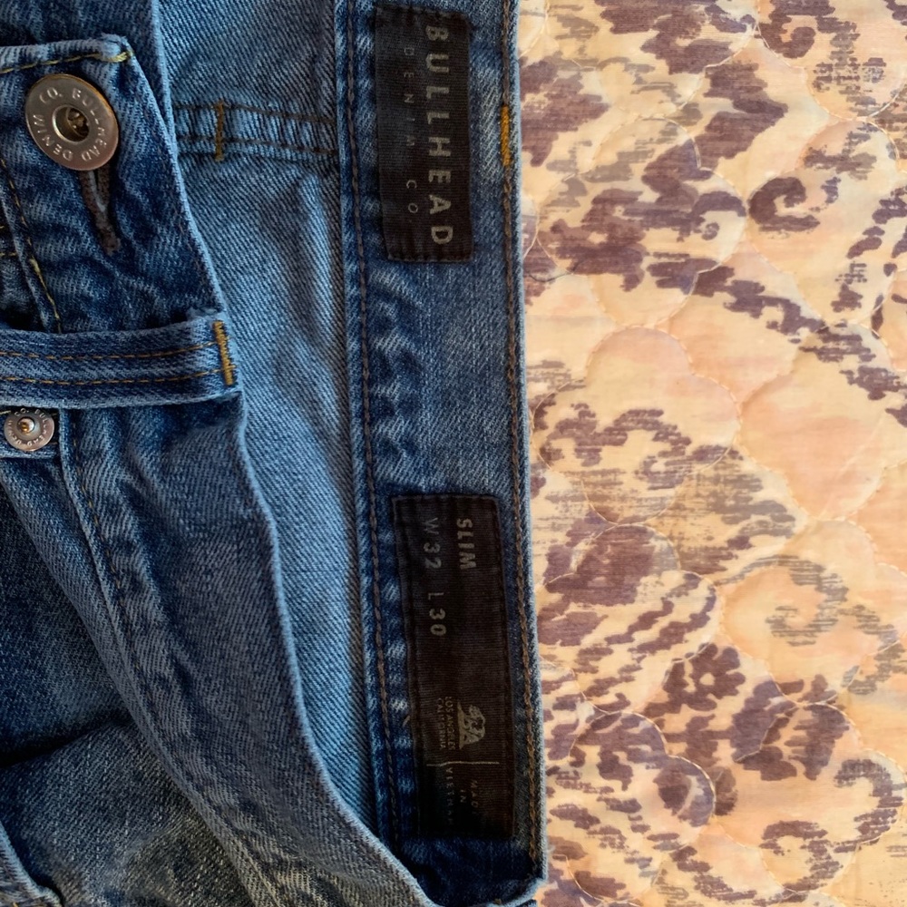 Men’s slim bullhead jeans